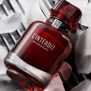 linterdit-rouge-givenchy-review_ff04f5a533364b0e8f44292fdcc67b89_1024x1024-png-1636948358-15112021105238